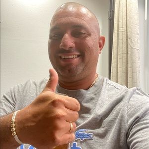 Meet your Posher, Luis carlos